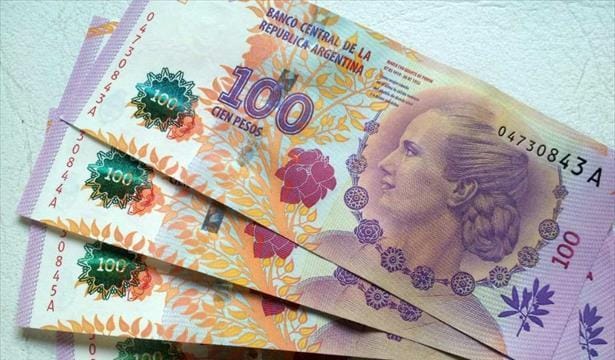 Alertan por circulación de billetes de 100 pesos de Evita falsos en la Costa 