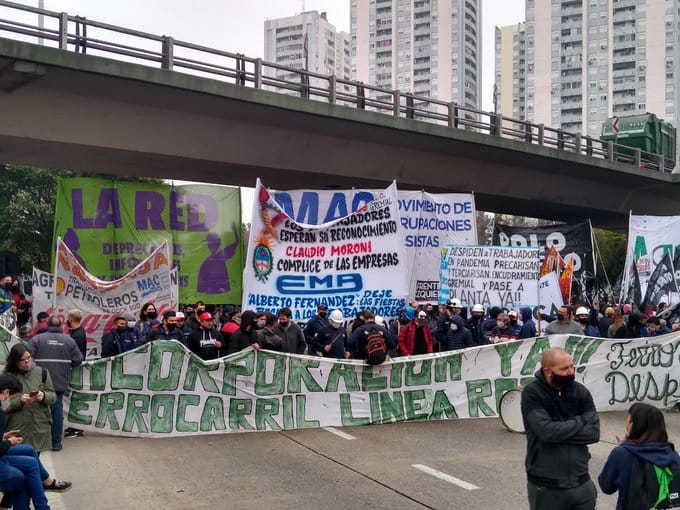 Hubo caos de tránsito: Protesta de trabajadores tercerizados en el Puente Pueyrredón