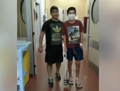 Tras el trasplante Bautista camina por los pasillos del Hospital Garrahan 