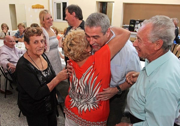 Ferraresi celebró aniversarios de centros de jubilados en Avellaneda 