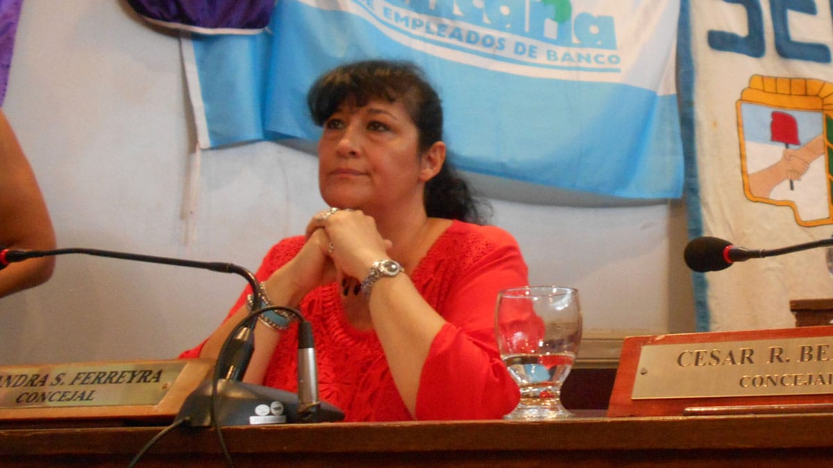  Lomas de Zamora: Una concejal rompió con Cambiemos, criticó a Macri y expresó su apoyo al oficialismo