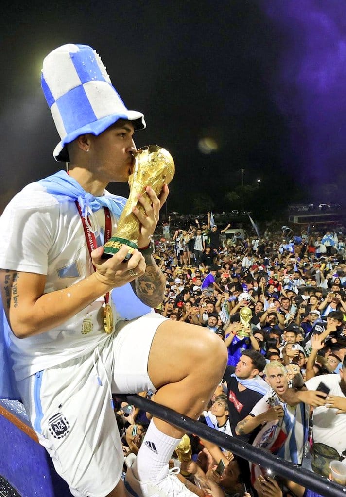 Lautaro en Bahía Blanca: "Traer la Copa de nuevo a casa es el sueño de todo chico"