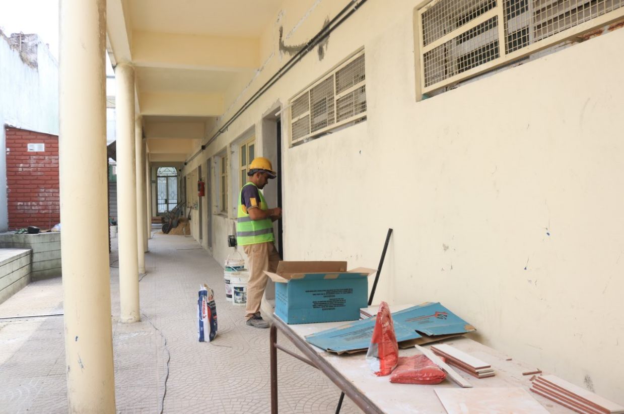 Lanús: Avances en reparaciones de 25 escuelas durante el verano
