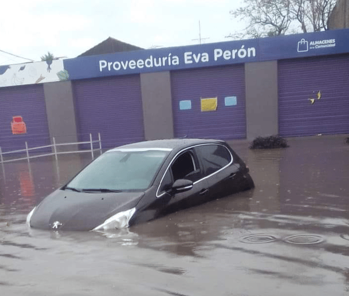 Temporal: Barrios de Quilmes fueron afectados por la intensa lluvia y el desborde de arroyos