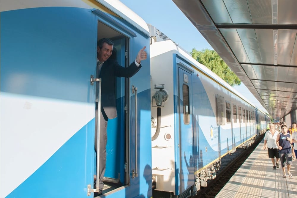 Sin terminar obras en vías, comienza a funcionar tren Rosario-Buenos Aires