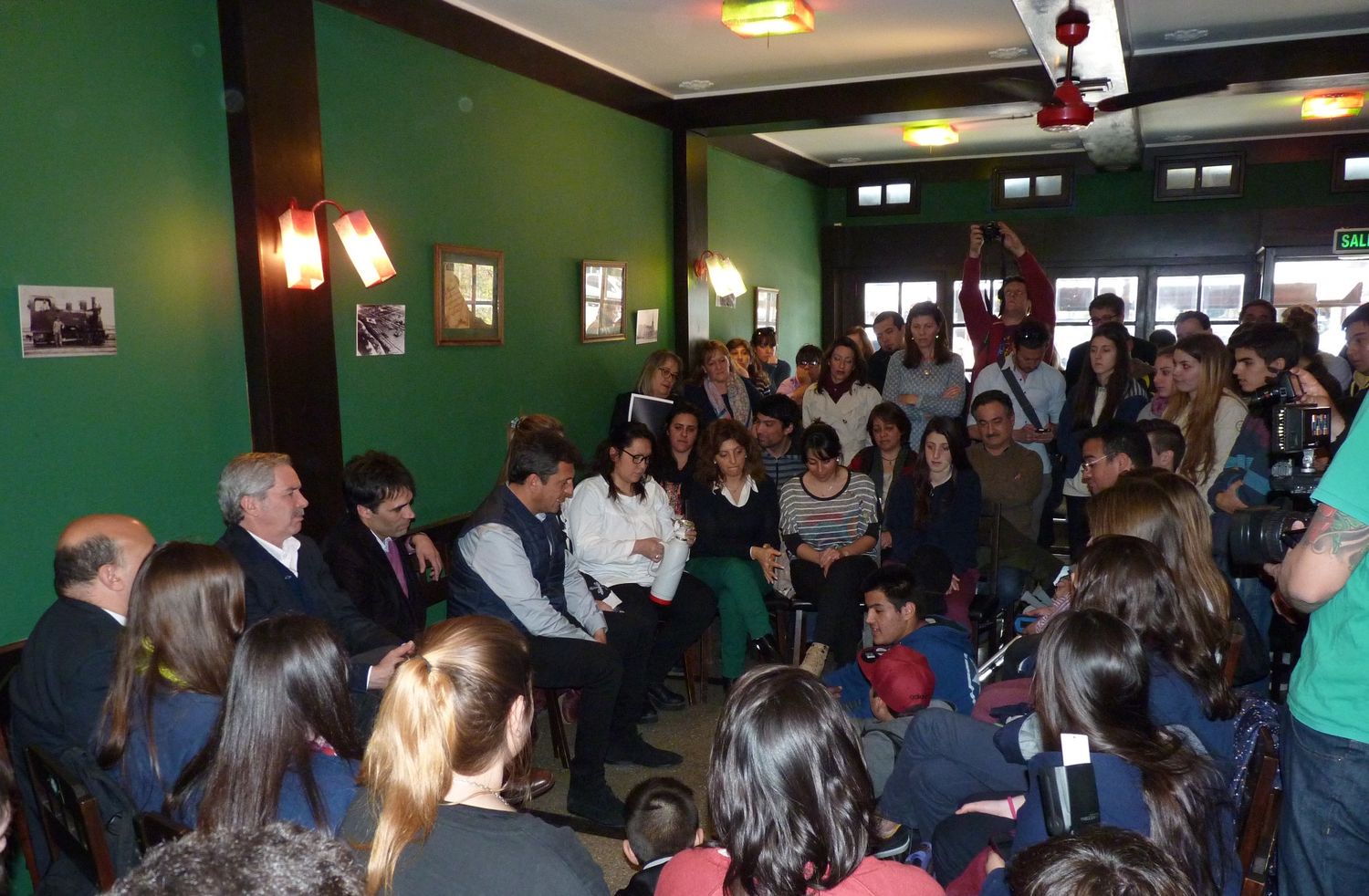 Massa en Necochea: "En Argentina están privatizando la educación"