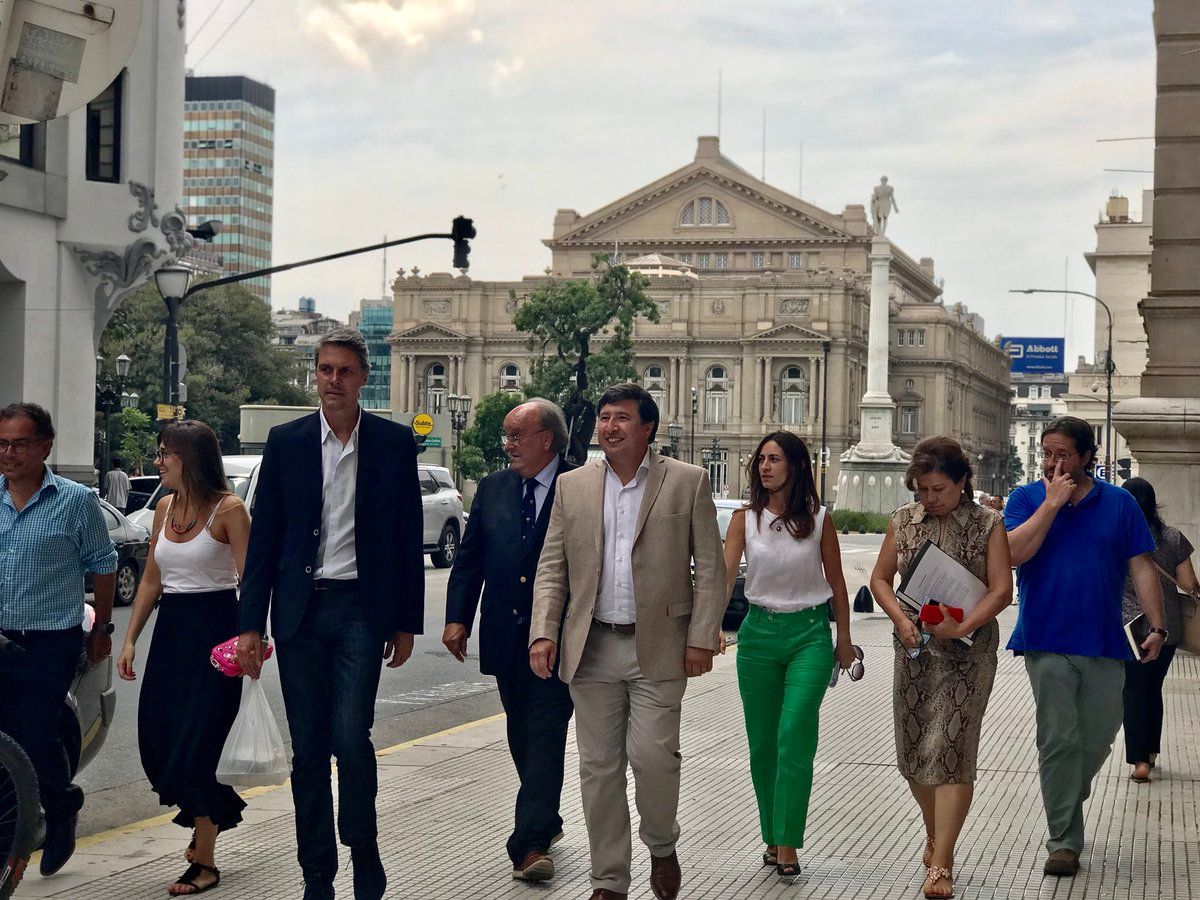 Diputados del Frente Renovador fueron a la Justicia por el "decretazo" de Macri