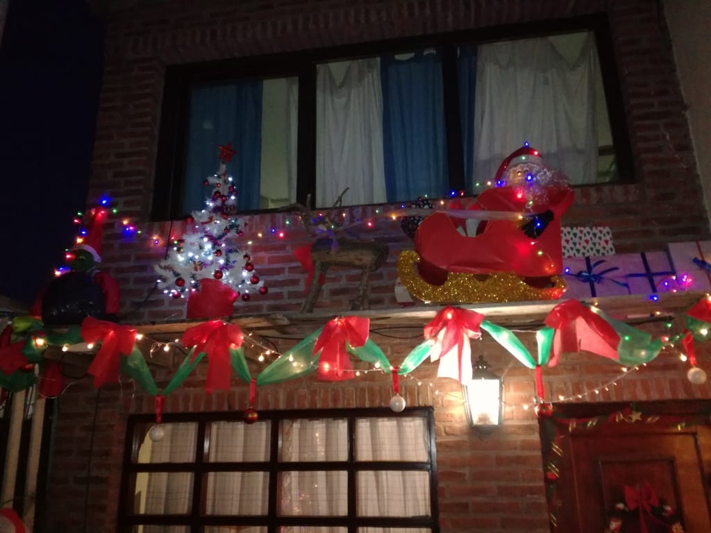 Navidad en Gesell: Municipio lanzó concurso que premia con 20 mil pesos al que mejor decore el frente de casa