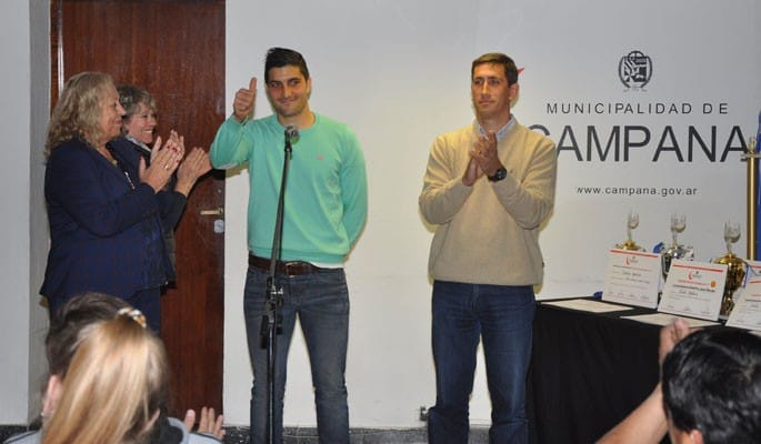 Campana: Intendenta Giroldi y Nicolás Blandi reconocieron a jóvenes deportistas