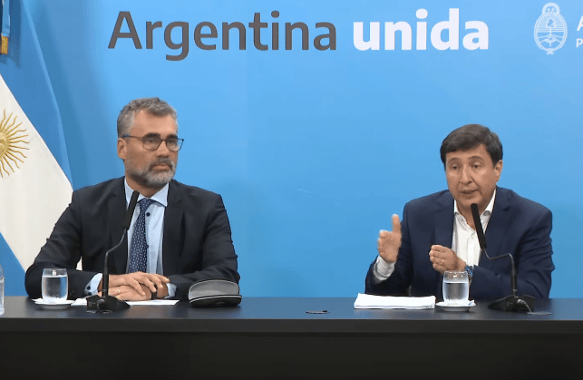Coronavirus en Argentina: Gobierno anunció bonos para beneficiarios de AUH, jubilados y planes sociales