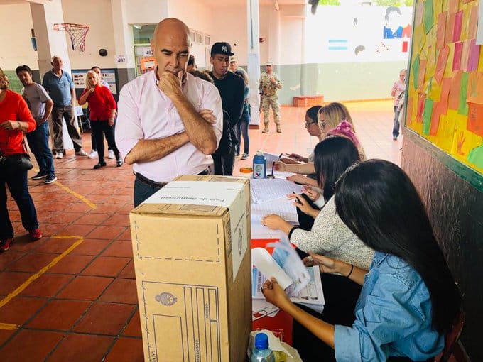 Votó Gómez Centurión en San Isidro: "Esperemos que los resultados estén a las 21.00"