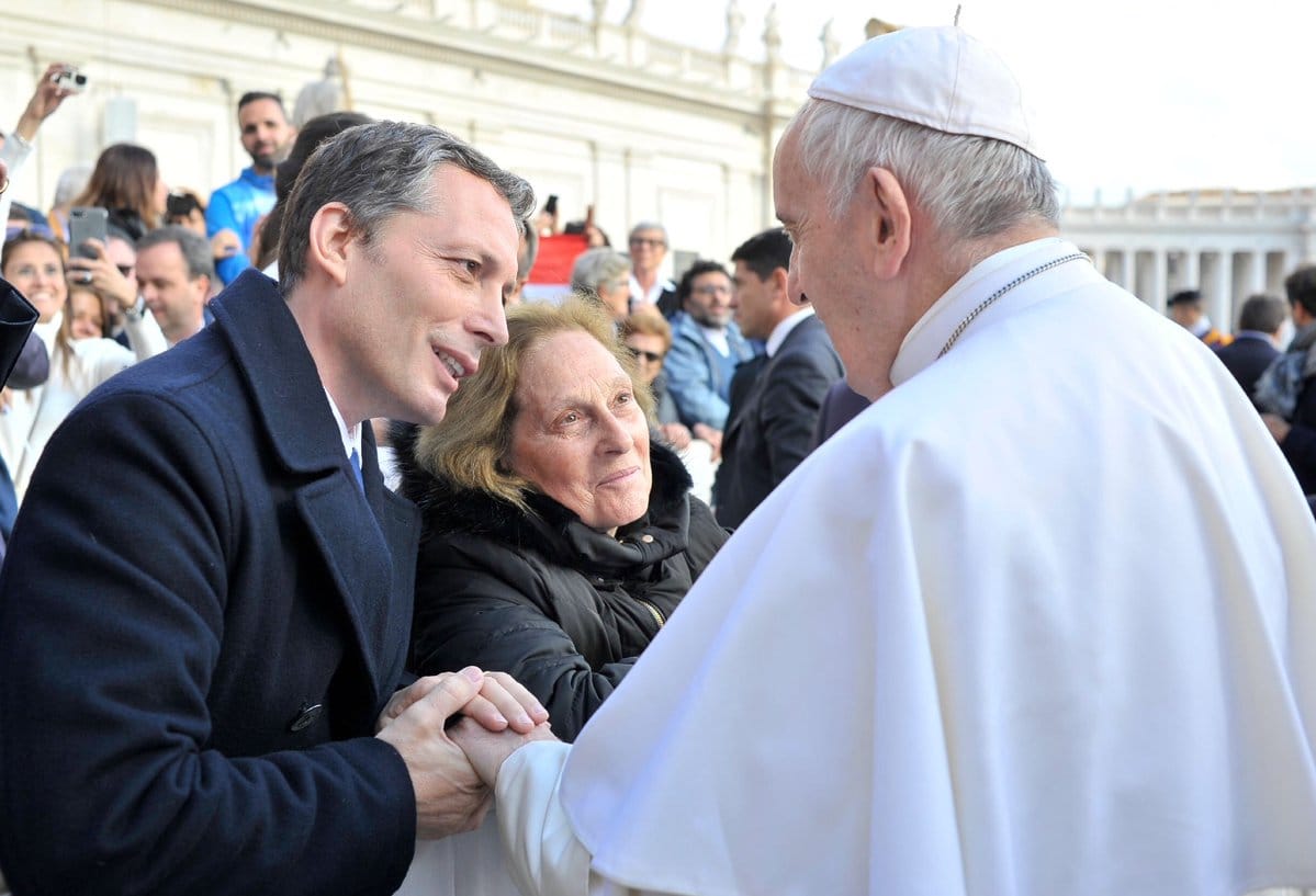 Intendente de Echeverría visitó al Papa Francisco y expresó su "preocupación por el desempleo"