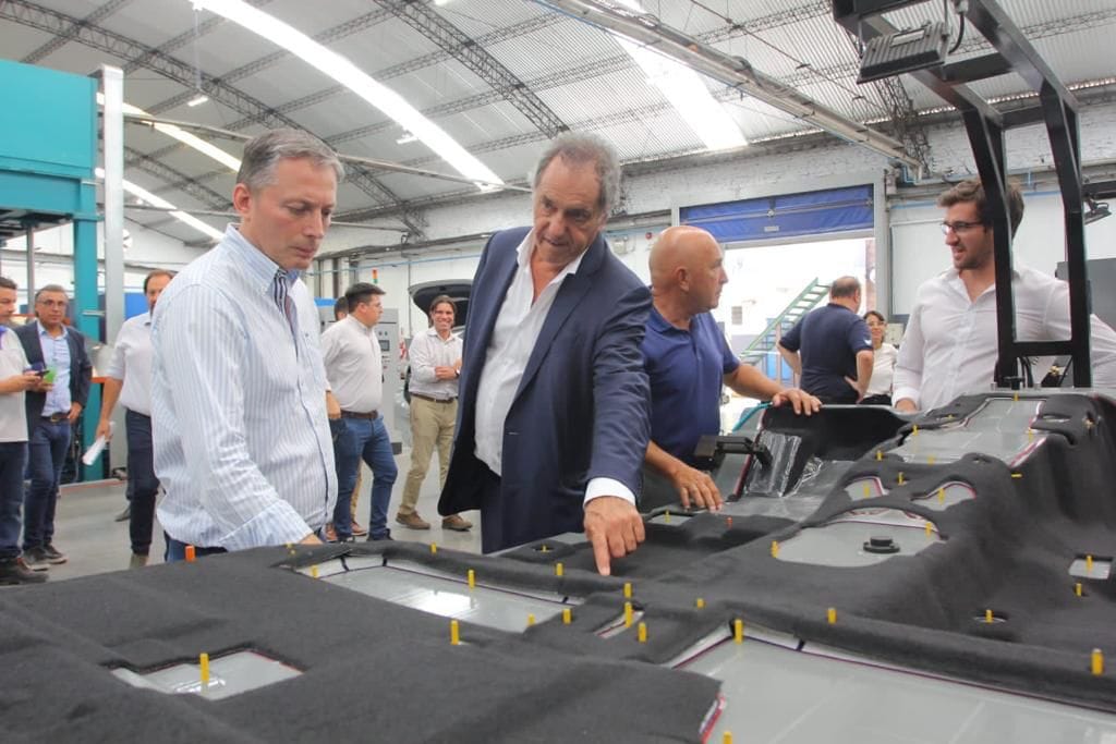 Esteban Echeverría: Scioli recorrió junto a Gray las nuevas instalaciones de una fábrica de alfombras
