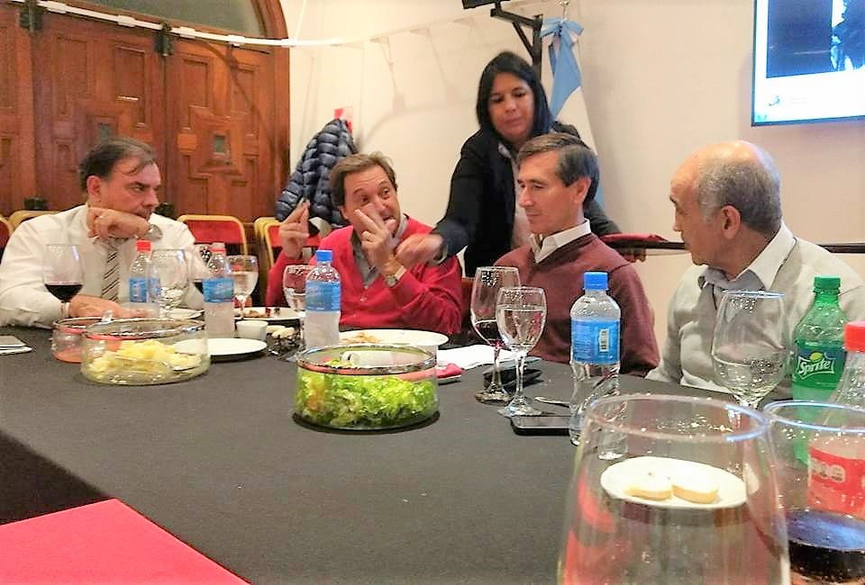 Intendente de Lezama compartió una cena con el Vicegobernador Salvador