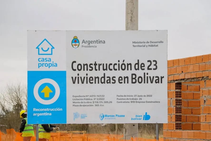 Bolívar: el Intendente realizó una denuncia por la ocupación de viviendas del programa "Casa Propia"