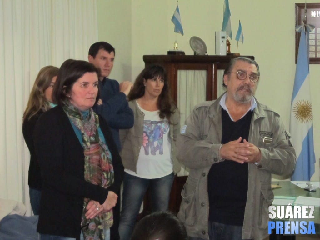 Gustavo Moccero entregó becas y fondos educativos en Coronel Suárez