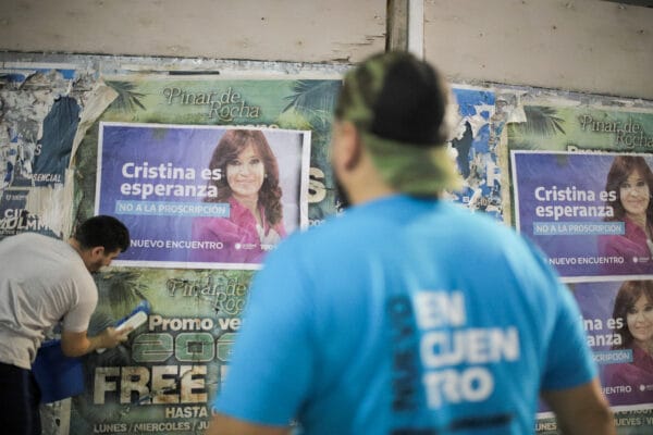 Bajo la premisa "Cristina es esperanza", Sabbatella llamó a la militancia a "salir a romper con la proscripción"