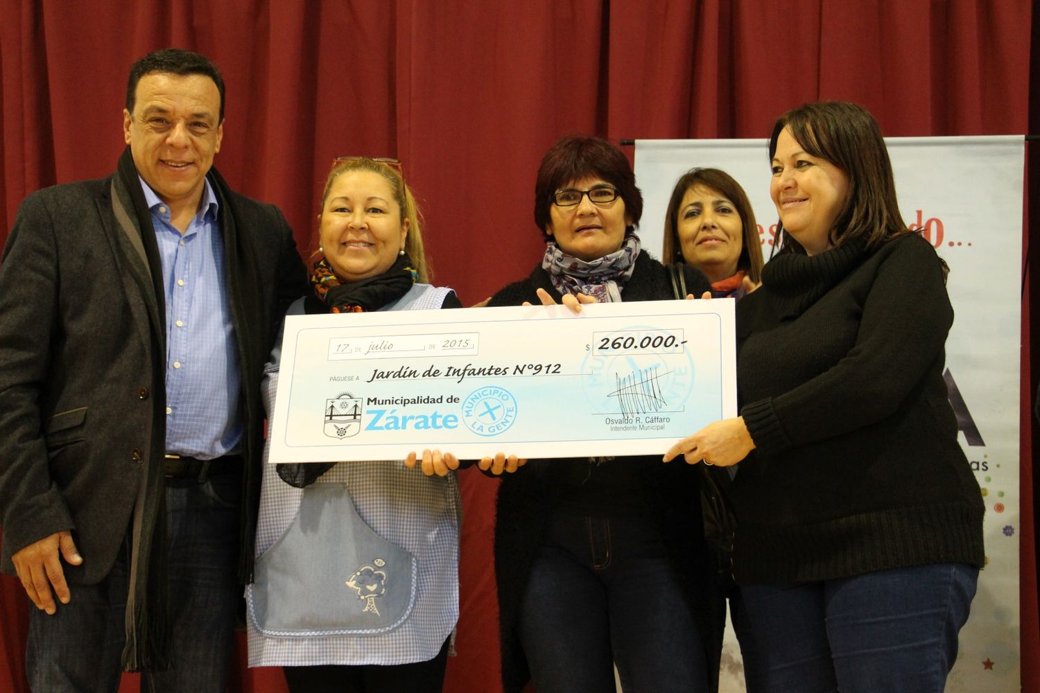 Cáffaro presentó el programa "Mejor Escuela" en Zárate