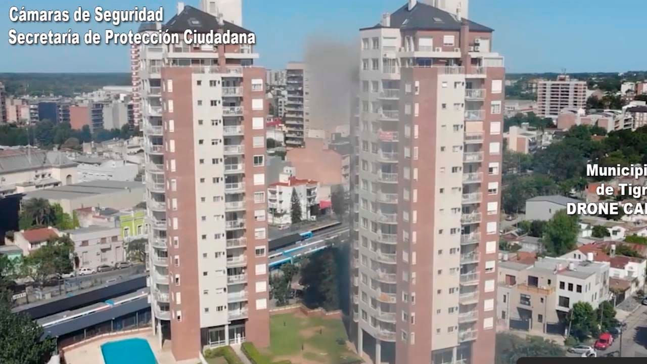 Impresionante incendio en un edificio de Tigre y evacuación de emergencia: Investigan las causas