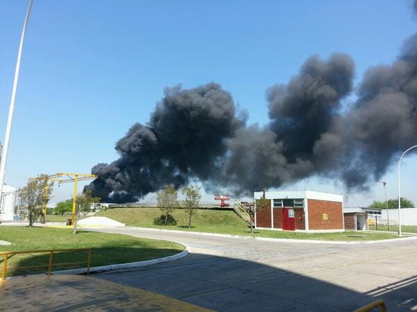 Incendio en parque industrial de Garín