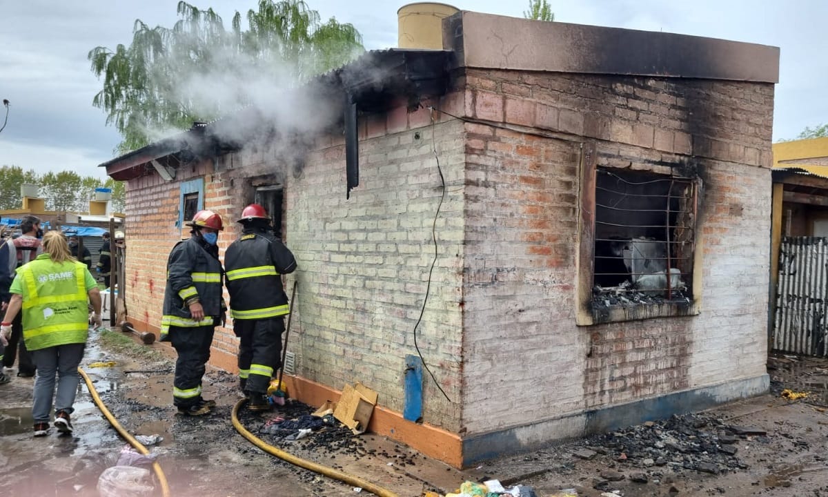 Trágico incendio en vivienda de Bahía Blanca: Siete muertos, cuatro de ellos menores
