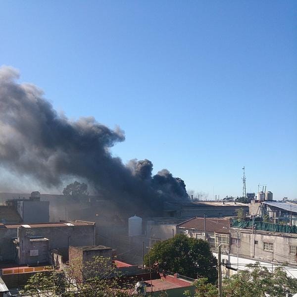 Caseros: Incendio en una fábrica