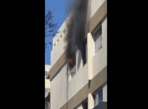 Video: Así se incendió un departamento en Monte Hermoso