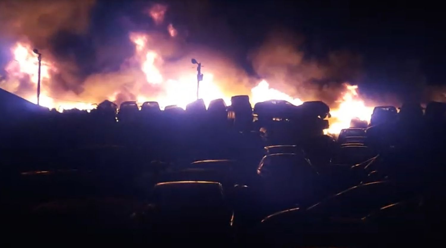 Incendio en depósito de tránsito de Necochea: Duró 4 horas y creen que fue intencional
