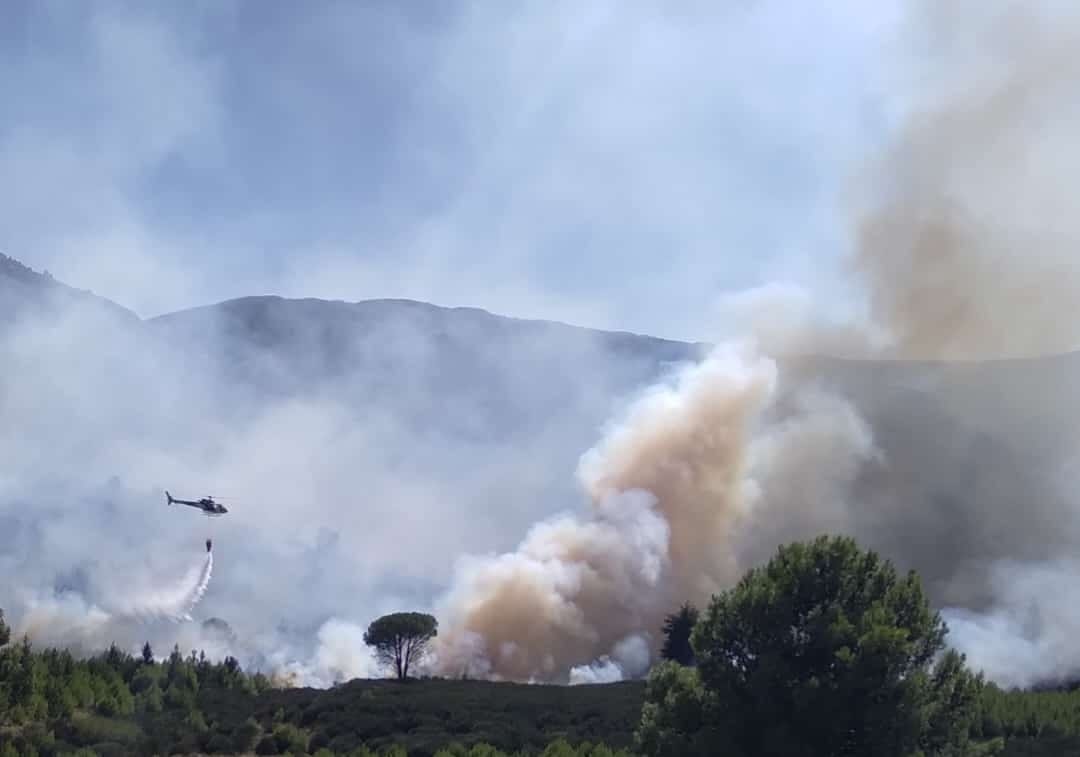 Incendio en Sierra de la Ventana: Levantaron el corte de ruta pero el fuego “no está controlado”