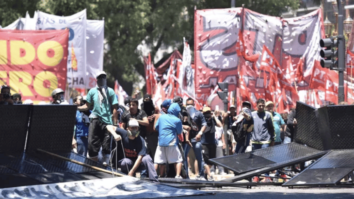 Reforma previsional: La sesión tiene quórum y hubo incidentes frente al Congreso y avenida 9 de Julio