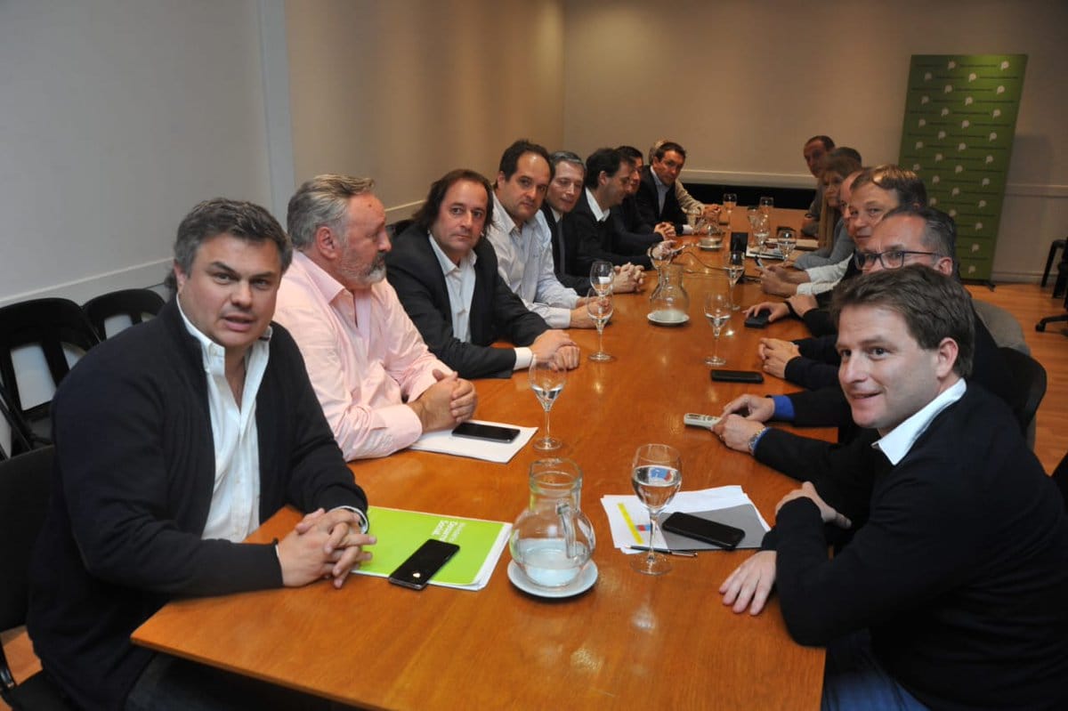 Intendentes peronistas se reunieron con ministros de Vidal para monitorear cuestión social