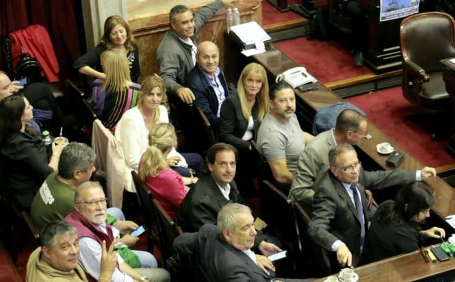 Intendentes peronistas bonaerenses, presentes en la sesión especial por tarifas del Congreso