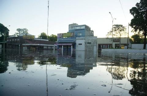 Río Luján: El agua baja y hay más de 200 evacuados