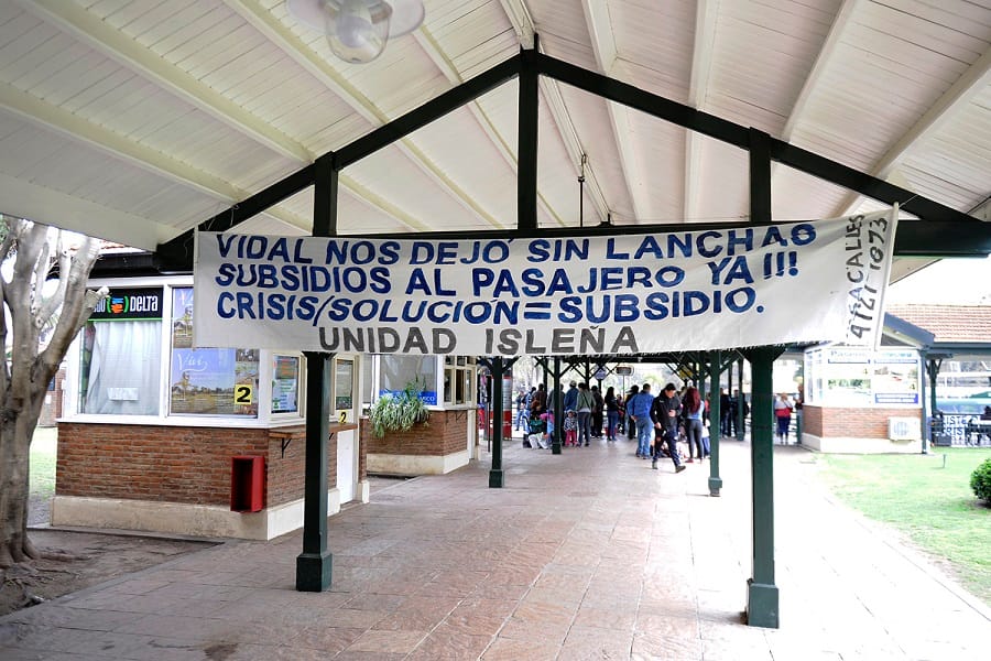 Tigre: Vecinos de Islas protestaron contra Vidal por la quita de subsidios al transporte fluvial