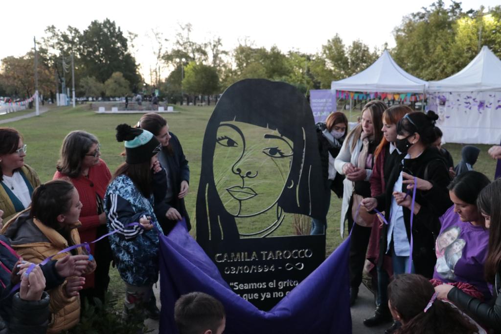 Moreno: Señalizaron una plaza en honor a una joven víctima de femicidio
