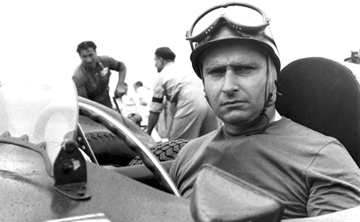 Ordenan suspender la exhumación de Juan Manuel Fangio