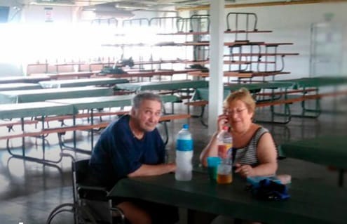 Olvidaron a un jubilado discapacitado en un centro de evacuados