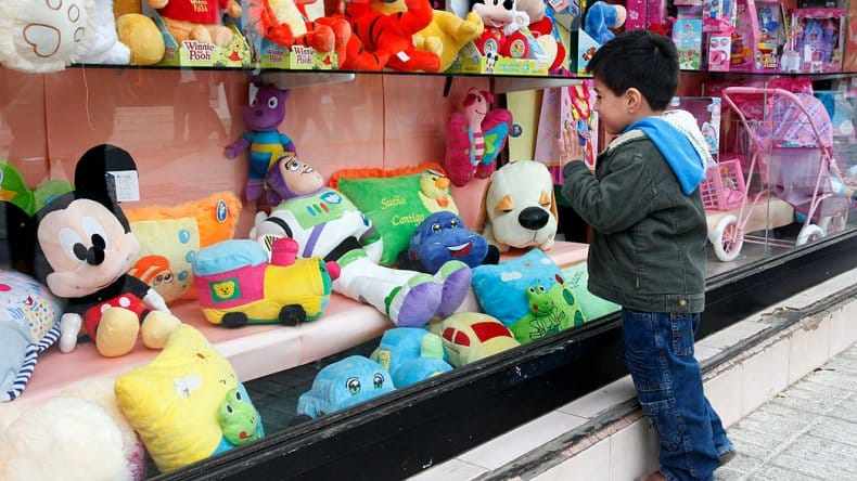Ventas del Día del Niño: En comercios pymes, las minoristas cayeron 3,3%, según CAME