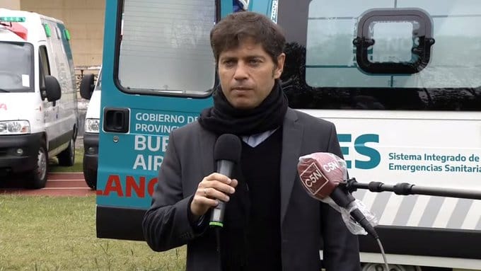 Coronavirus: Kicillof presentó 24 ambulancias "recuperadas" y llamó a los bancos privados a "ponerse las pilas"