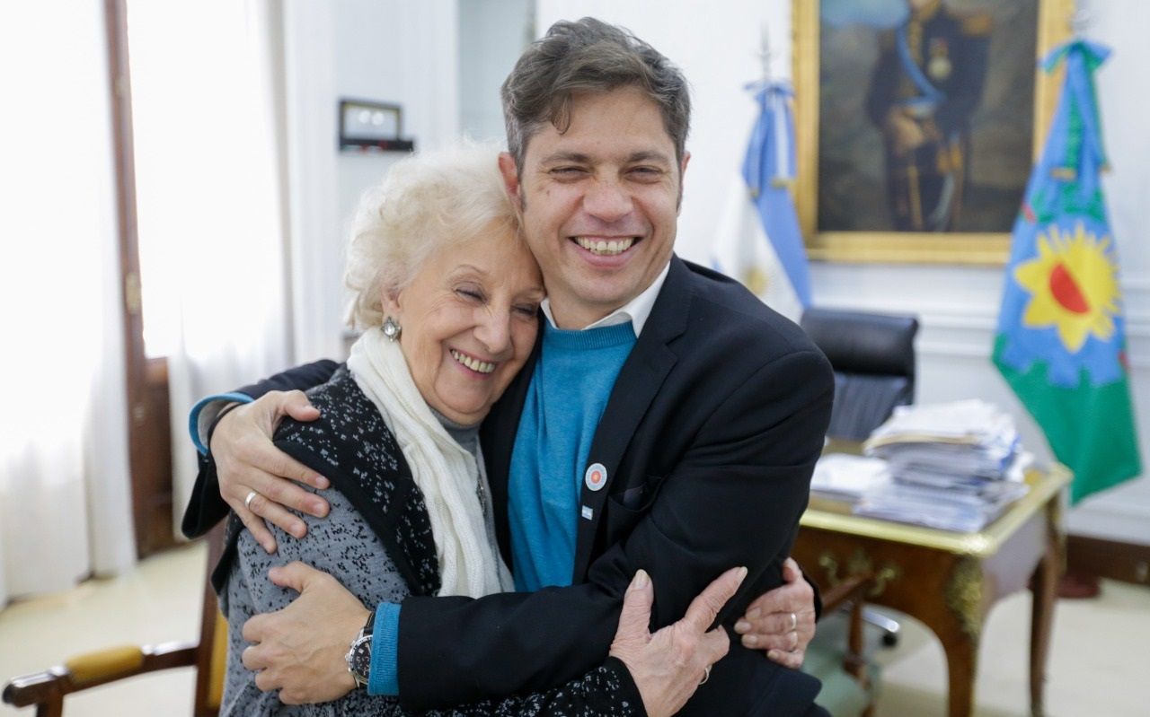 Kicillof saludó a Estela de Carlotto por su cumpleaños y los 44 años de Abuelas de Plaza de Mayo