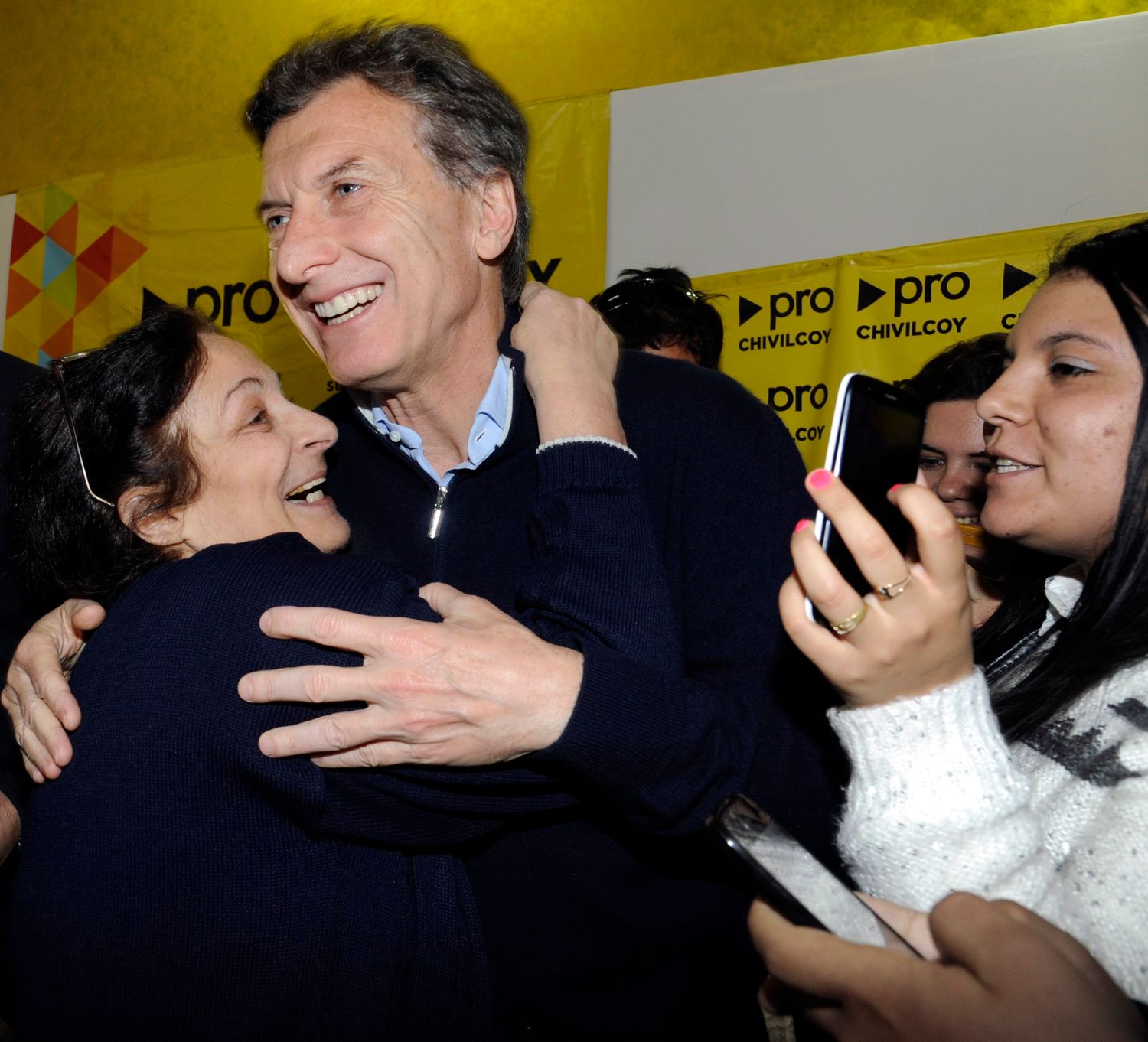Elecciones 2015: Macri recorrió distritos bonaerenses con críticas a Scioli