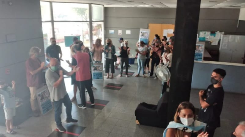 Kiosqueros de escuelas en Mar del Plata amenazan con tomar el Consejo Escolar si no habilitan la actividad