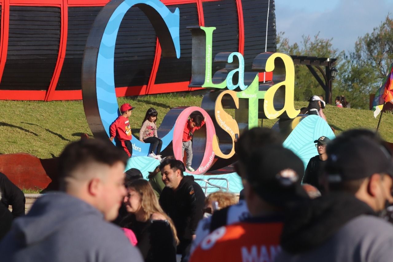 La Costa: Llegó un 65% más de visitantes que el mismo fin de semana largo de 2019