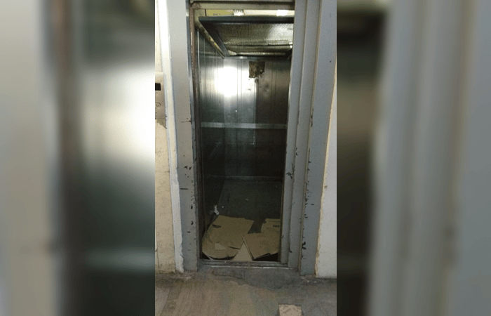 Un camillero y un paciente cayeron por el hueco de un ascensor en el Hospital Evita de Lanús