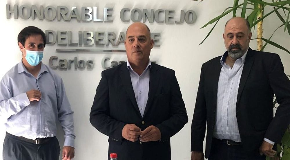 “El Milei” de Carlos Casares: Concejal donó su sueldo entre instituciones locales