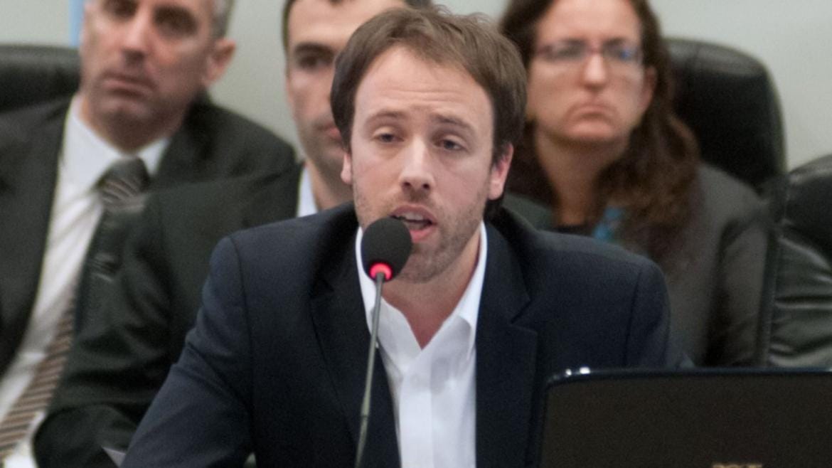 Ministro de Economía provincial:  "Los bonistas entienden la situación", dijo López 