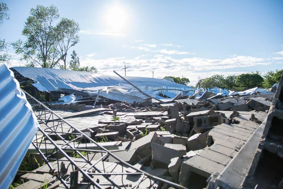Destrozos por un temporal que azotó Los Toldos: Se desmoronó gimnasio de un Centro de educación física