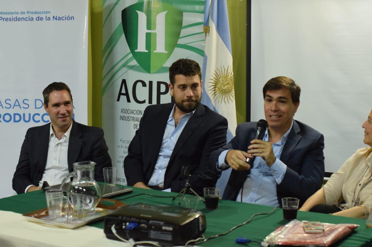 Lucas Delfino encabezó un encuentro con PyMEs junto al ministro Javier Tizado