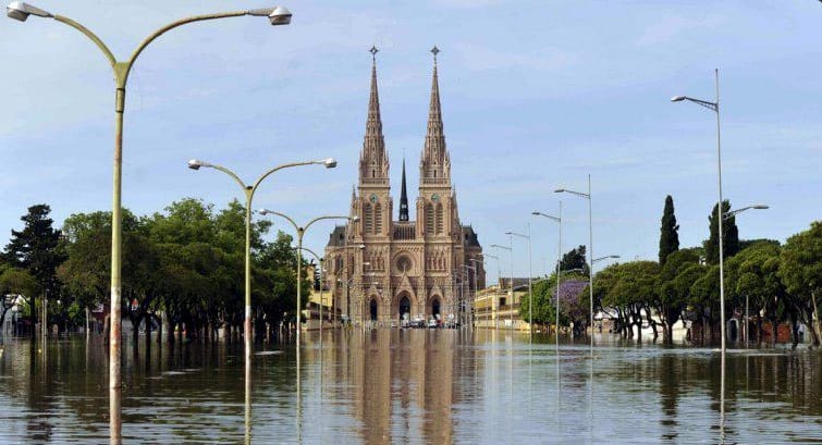 Inundación en Luján: El río superó los 5 metros