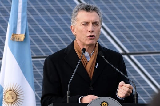 Macri pidió que "las FF. AA. se adapten a las demandas del siglo XXI"